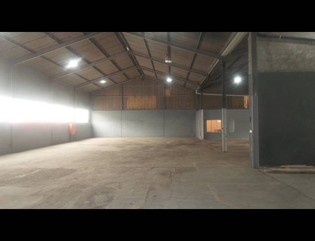 815M² FACTORY TO LET IN STIKLAND